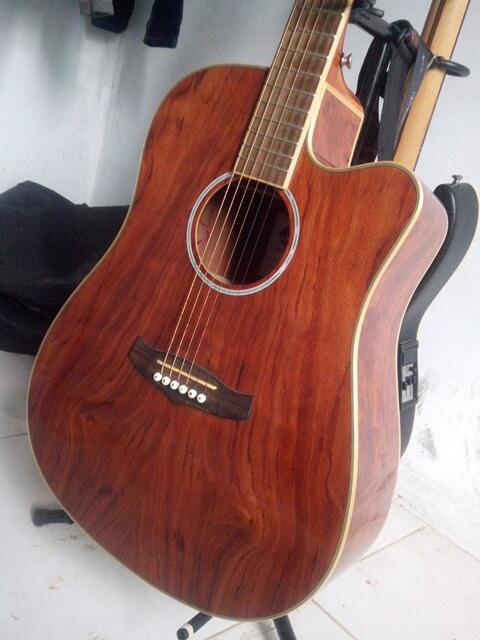 Terjual Gitar Akustik Elektrik Tanglewood Exotic Bubinga 