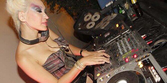 &#91;PHOTO HOT&#93; 5 DJ Cantik dan Seksi di Indonesia