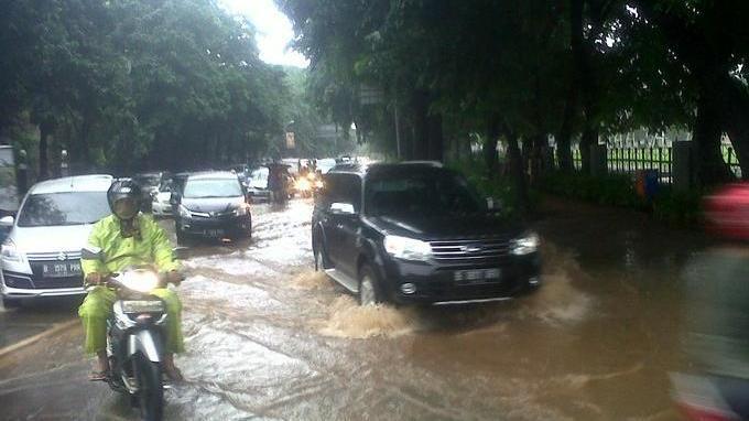 Horeee.... Begitu Jakarta dipimpin BTP ,,Banjir di Jakarta udah ga ada gan 