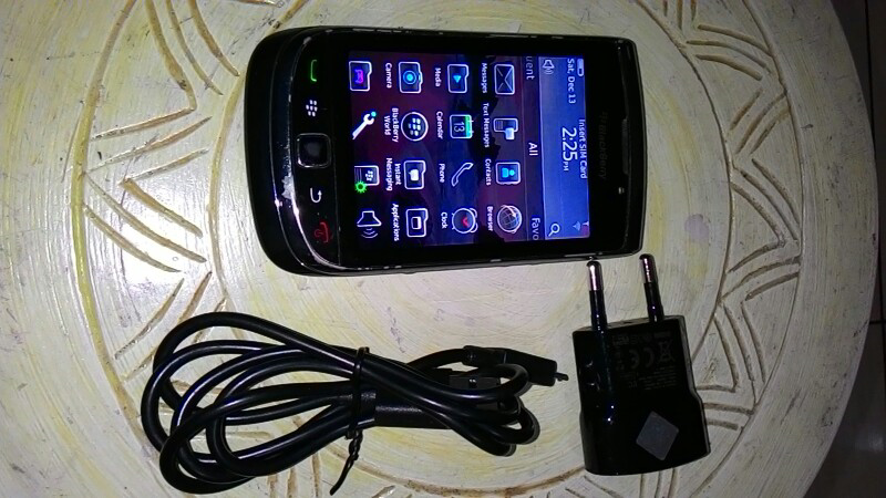 WTS Blackberry 9800 Torch Hitam Bandung