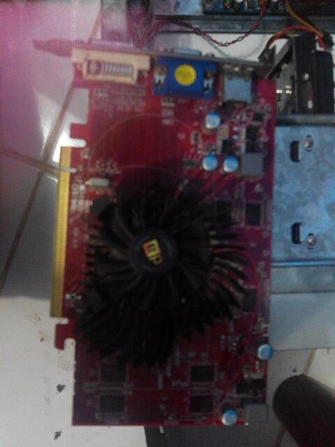 Terjual Jual PC bekas pribadi ! AMD dual core! Harga kaki ...