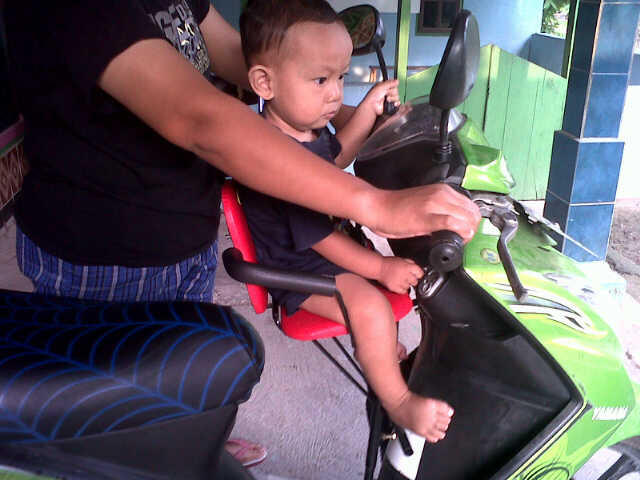 BONCENGAN ANAK MOTOR MATIC