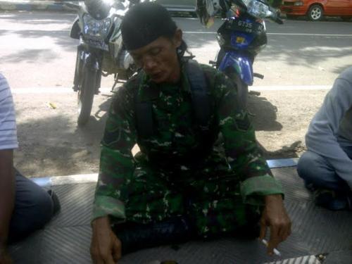 Ada Anggota TNI Mirip Tessy di Sampang