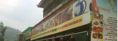 makan pecel lele bayar nya pakai Sampah?. betul gan. dibandung nih..