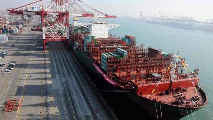 Kapal Kontainer Terbesar di Dunia Lakukan Pelayaran Perdana