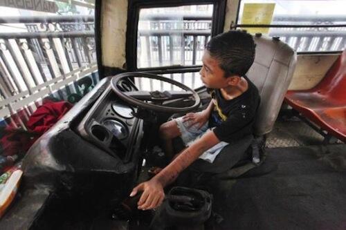 18 Hal 'Keren' Yang Sering Kamu Temukan di Jalanan Indonesia