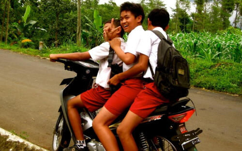 18 Hal 'Keren' Yang Sering Kamu Temukan di Jalanan Indonesia