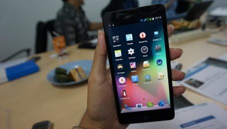 Pamer Kamera 13 MP, ZTE Blade V5 Dibanderol Rp 1,6 Jutaan