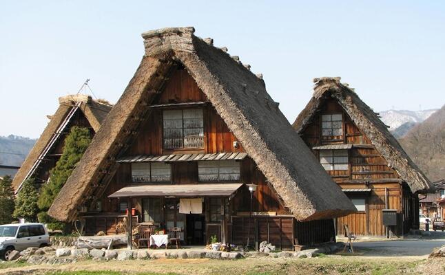 Menikmati Jejak Masa Lampau di Desa Tradisional Shirakawago