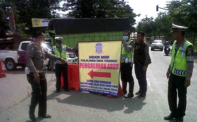 JEMBATAN penghubung lintas timur dan lintas tengah PUTUS