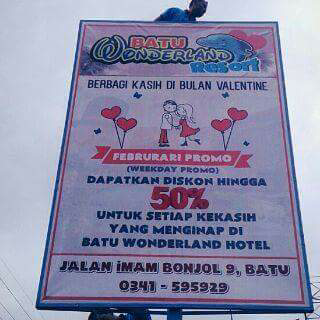 HEBOH!!!!!!iklan hotel mengajak mesum