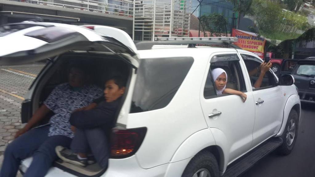 &#91;JANGAN DITIRU!!!&#93;Konvoi yg membahayakan,memalukan&amp;bikin macet 