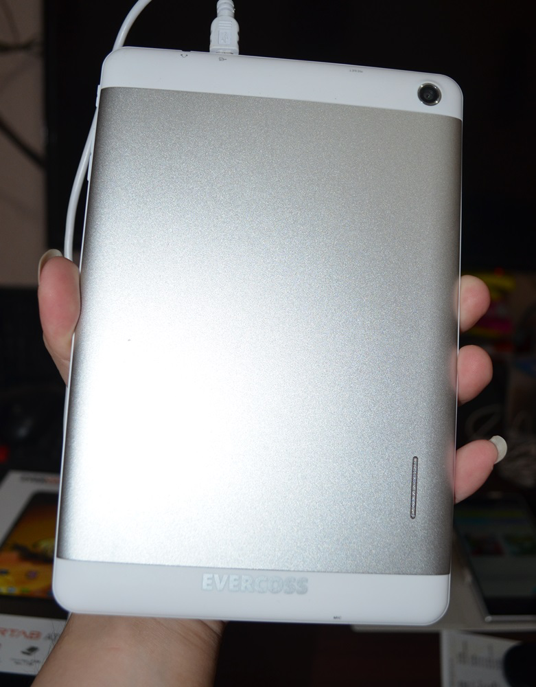 Jual tablet Evercross white at8a garansi panjang sampai Nov2015