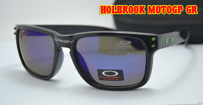 Terjual ANEKA KACAMATA  HITAM GAYA KEREN  OAKLEY  CROSSHAIR 