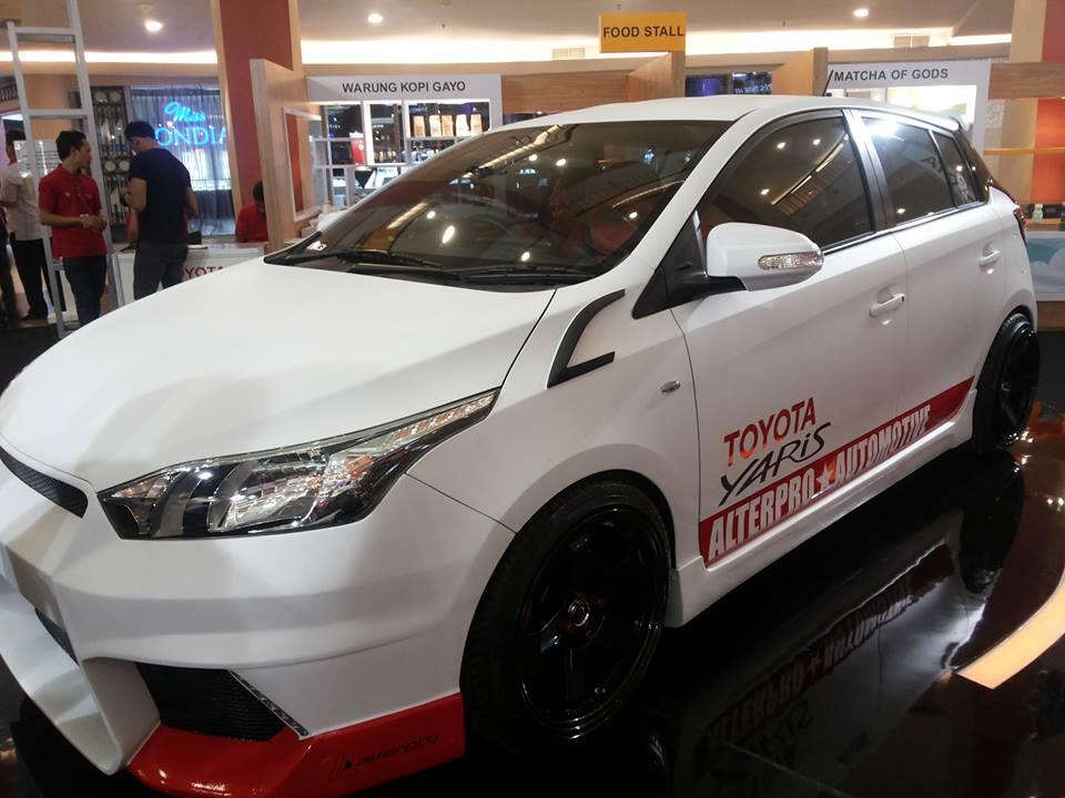 Modifikasi-Modifikasi Keren Toyota Yaris Show Off 2015