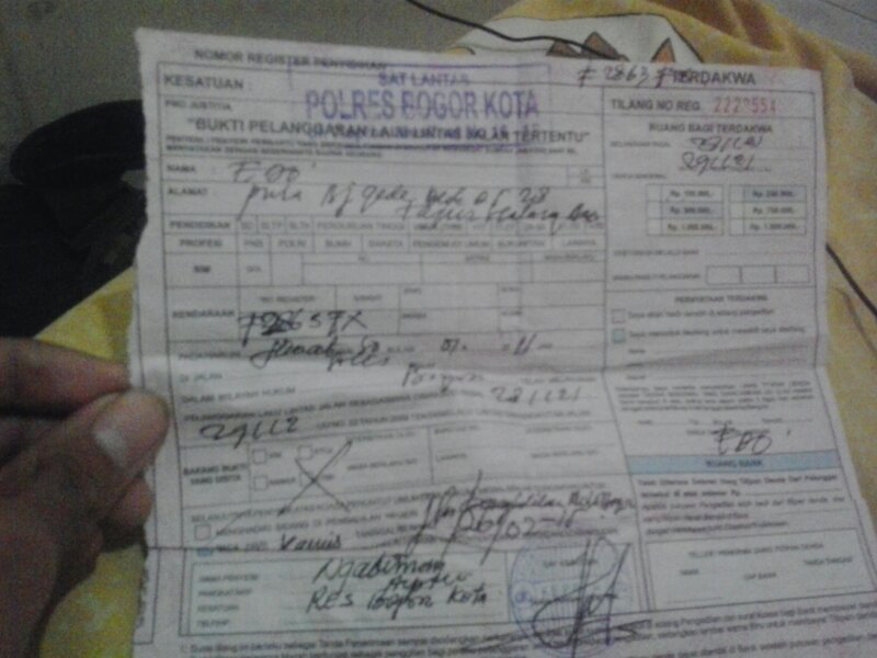 Kena tilang dikasih slip merah, plis bantuin ane gan :(