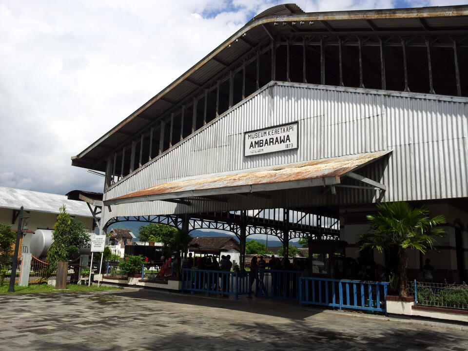 Jalan-jalan Melihat Museum Kereta Api Ambarawa