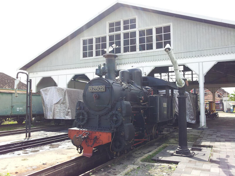 Jalan-jalan Melihat Museum Kereta Api Ambarawa