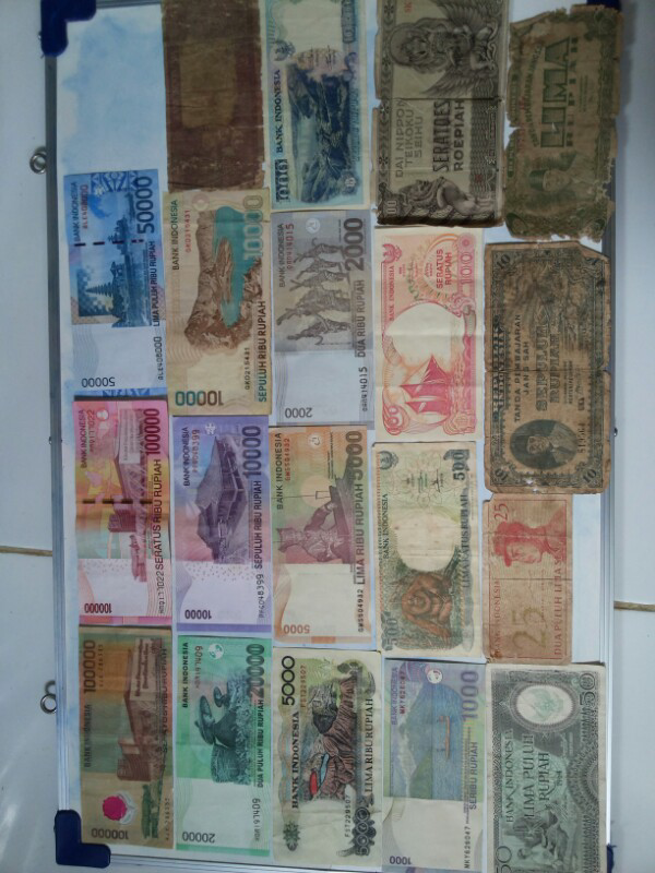 kolektor duit please masuk sini
