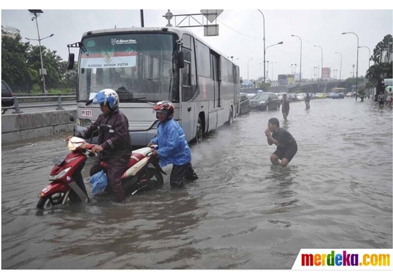 (BERITA FOTO) Sampaikan Pada PANASBUNG, Ini Bukan Banjir, Hanya Genangan Saja