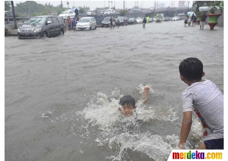 (BERITA FOTO) Sampaikan Pada PANASBUNG, Ini Bukan Banjir, Hanya Genangan Saja