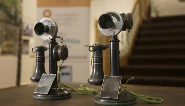 Ini Telepon Lingkup Benua Pertama