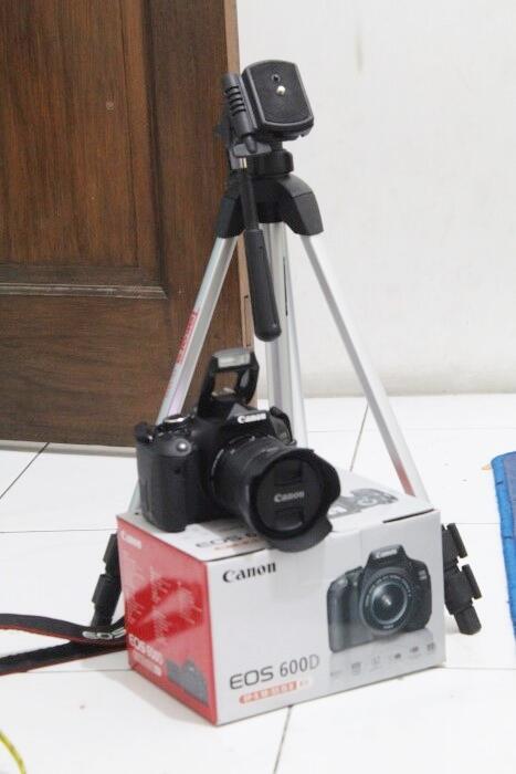 DSLR CANON EOS 600D + EF 18-55 IS II KIT (Garansi DS s/d Des 2015)