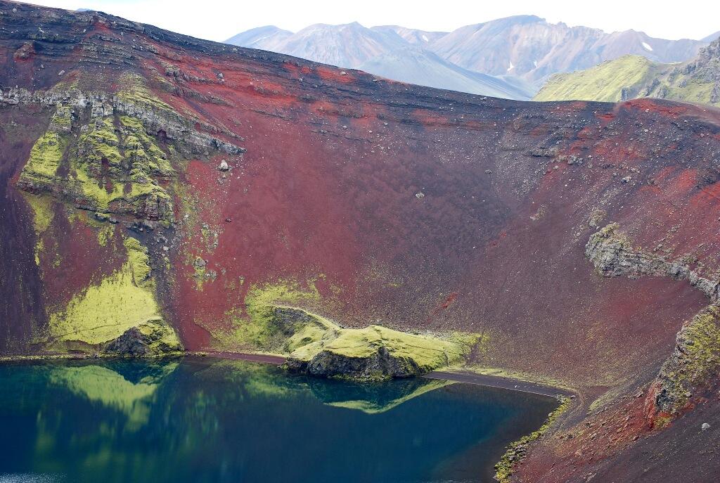 Brennisteinsalda, indahnya gunung paling warna-warni di Islandia