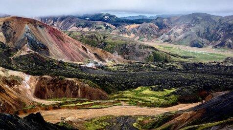 Brennisteinsalda, indahnya gunung paling warna-warni di Islandia