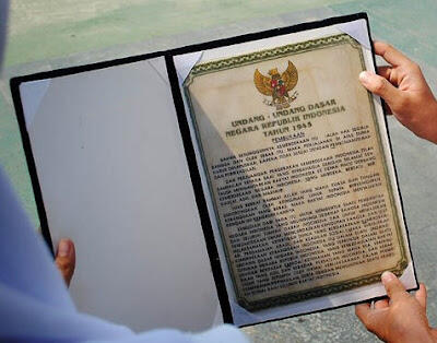 Sejarah dan Filosofi Sang saka Merah Putih sebagai Identitas Nasional