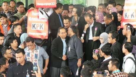 Gentleman! Aksi BW Tunjukkan Kelasnya sebagai Penegak Hukum di Hadapan Polri