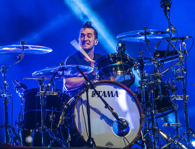 Kumpulan Intro Lagu Dari Pattern Drum yang menjadi “Signature” sebuah lagu :