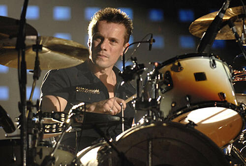 Kumpulan Intro Lagu Dari Pattern Drum yang menjadi “Signature” sebuah lagu :