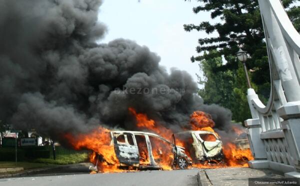 {HOT} terror depan mabes polri