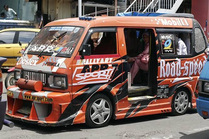 Di balik keindahan angkot Padang Sumater Barat