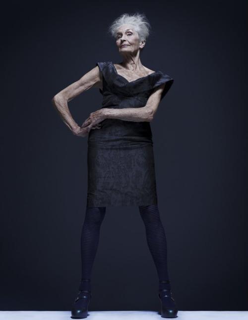 FOTO MODEL BERMOTIVASI TINGGI MENCAPAI IMPIAN