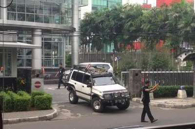 ANDI WENAS MENYERAHKAN DIRI KE KEPOLISIAN GAN