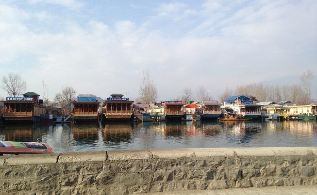 &#91;FR&#93; Winter in Kashmir -- Backpackeran bersama keluarga kecil di wilayah konflik