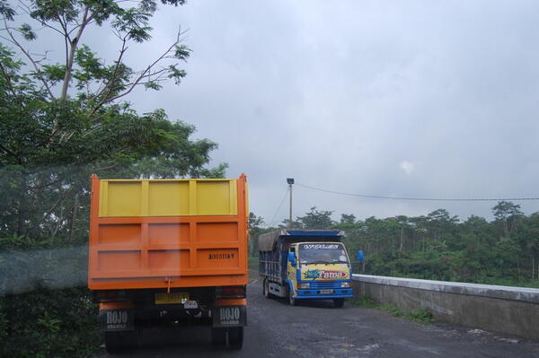Kendaraan - Kendaraan Yang Tidak Ingin Agan Jumpai Di Jalan