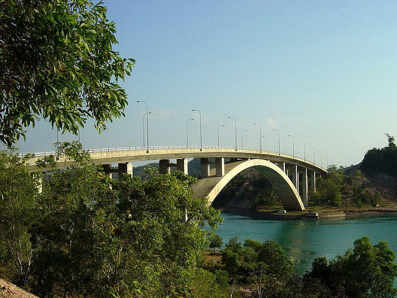 Melihat jembatan-jembatan yang terdapat di Indonesia