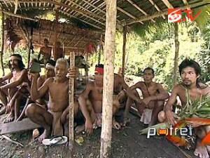 Inilah Suku-Suku Terpencil yang ada di Indonesia