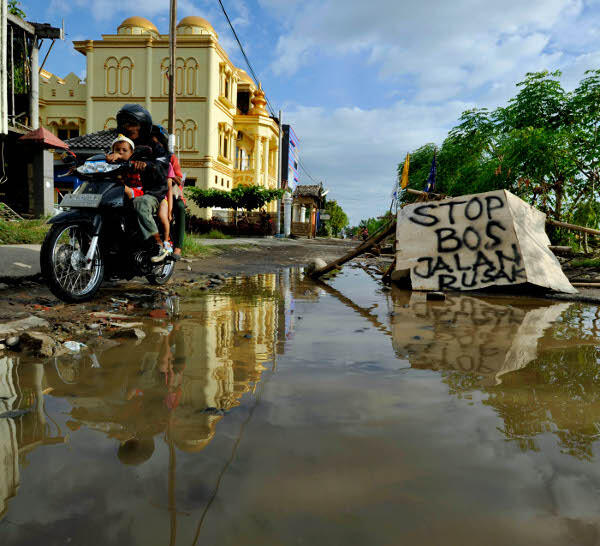 KESAKTIAN Mantan Walikota Makassar