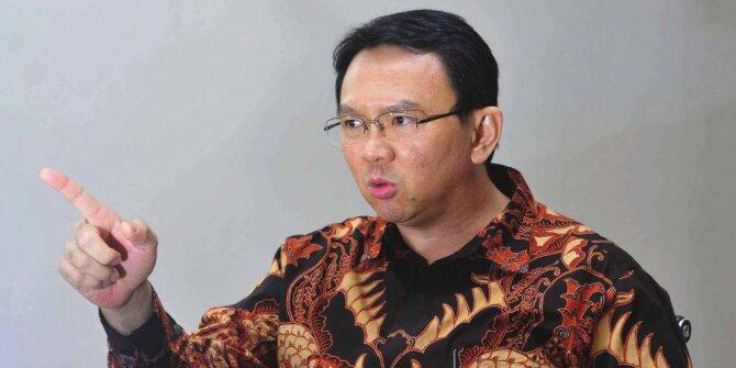 Kirim foto angkot ngetem di bayar 50 ribu sama ahok nihh 