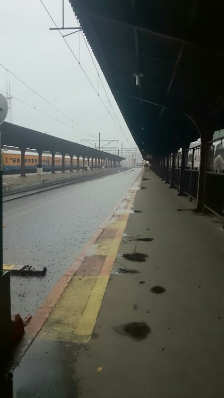 stasiun jakarta kota lumpuh akibat banjir