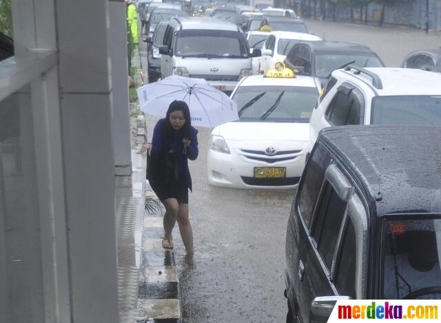 &#91;KUMPULAN FOTO&#93; Jakarta Dikepung Banjir