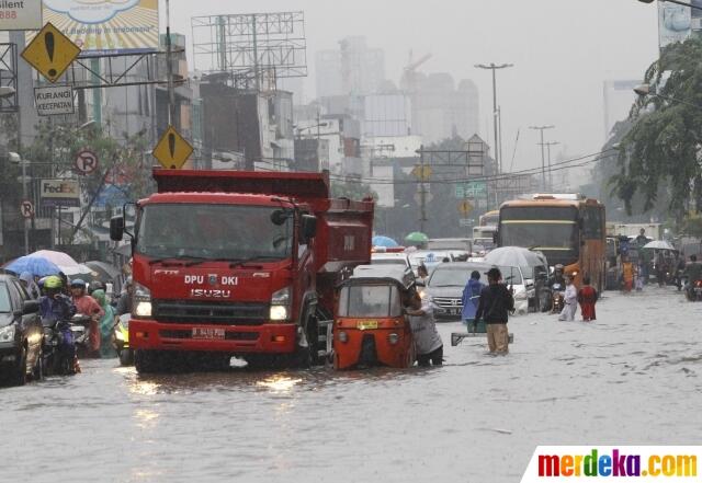 &#91;KUMPULAN FOTO&#93; Jakarta Dikepung Banjir