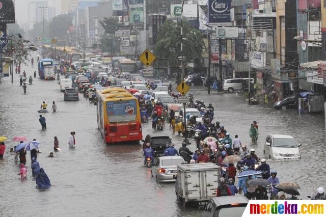 &#91;KUMPULAN FOTO&#93; Jakarta Dikepung Banjir