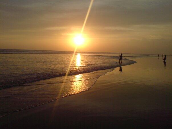 7 Km Keindahan Pantai Panjang di Bengkulu