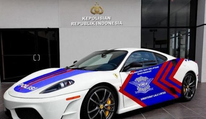 Polda Jatim Pakai Ferrari untuk Mobil Patroli Polisi