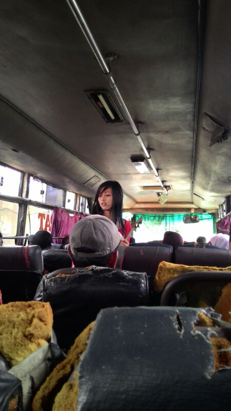 LAGI !!!!! PENGAMEN CANTIK GAN
